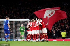 曼联赛季末危机：阿莫林重任在肩，格拉斯纳战术调整能否扭转乾坤？